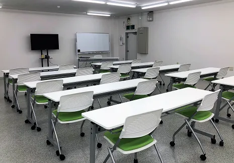 業界初フォークリフト教習センター
